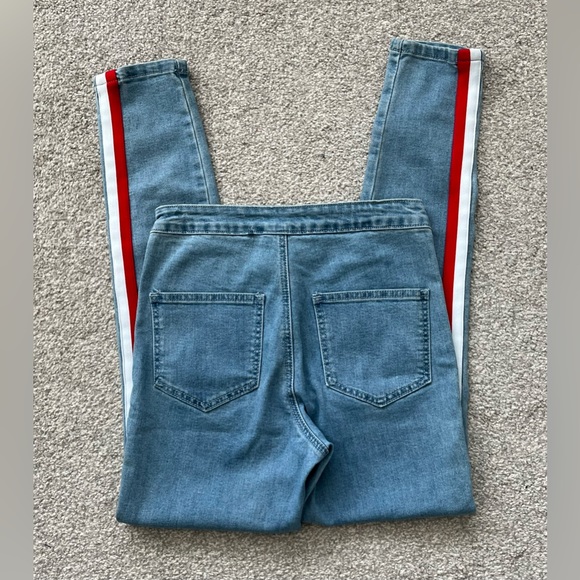 NWOT PrettyLittleThing Mid Wash Multi Sport Stripe Straight Leg Jeans Size 2 - Picture 2 of 7
